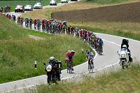 Fahrerfeld mit Ausrei�er
GP des Kantons Aargau, UCI Europe Tour  2005
[� by J�rgen Burkhardt, B�renhofstra�e 25, 70771 Leinfelden-Echterdingen. Telefon 0711/791424, Fax 0711/791437.Postbank Stuttgart(BLZ 600 100 70) Konto 234130-708) www.radsportfoto.de. Bitte zwei Belegexemplare zusenden. Nutzung ist honorarpflichtig gemaess MFM zzgl. 16% MWSt. Drittrechte sind nicht geklaert. NO MODEL RELEASE. Jede Weitergabe dieses Materials an Dritte ohne ausdrueckliche Genehmigung ist untersagt.]


