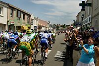 2. Etappe Challans - Les Essarts
Peloton in Talmont St. Hilaire

[� by J�rgen Burkhardt, B�renhofstra�e 25, 70771 Leinfelden-Echterdingen. Telefon 0711/791424, Fax 0711/791437.Postbank Stuttgart(BLZ 600 100 70) Konto 234130-708) www.radsportfoto.de. Bitte zwei Belegexemplare zusenden. Nutzung ist honorarpflichtig gemaess MFM zzgl. 16% MWSt. Drittrechte sind nicht geklaert. NO MODEL RELEASE. Jede Weitergabe dieses Materials an Dritte ohne ausdrueckliche Genehmigung ist untersagt.]

