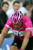 Etappe Grenoble - Courchevel
Jan Ullrich, T-Mobile Team v�llig ersch�pft im Ziel 
[� by J�rgen Burkhardt, B�renhofstra�e 25, 70771 Leinfelden-Echterdingen. Telefon 0711/791424, Fax 0711/791437.Postbank Stuttgart(BLZ 600 100 70) Konto 234130-708) www.radsportfoto.de. Bitte zwei Belegexemplare zusenden. Nutzung ist honorarpflichtig gemaess MFM zzgl. 16% MWSt. Drittrechte sind nicht geklaert. NO MODEL RELEASE. Jede Weitergabe dieses Materials an Dritte ohne ausdrueckliche Genehmigung ist untersagt.]

