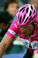 Etappe Grenoble - Courchevel
Jan Ullrich, T-Mobile Team v�llig ersch�pft im Ziel 
[� by J�rgen Burkhardt, B�renhofstra�e 25, 70771 Leinfelden-Echterdingen. Telefon 0711/791424, Fax 0711/791437.Postbank Stuttgart(BLZ 600 100 70) Konto 234130-708) www.radsportfoto.de. Bitte zwei Belegexemplare zusenden. Nutzung ist honorarpflichtig gemaess MFM zzgl. 16% MWSt. Drittrechte sind nicht geklaert. NO MODEL RELEASE. Jede Weitergabe dieses Materials an Dritte ohne ausdrueckliche Genehmigung ist untersagt.]

