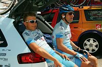Etappe Grenoble - Courchevel
Robert F�rster und Michael Rich, Team Gerolsteiner vor dem Start
[� by J�rgen Burkhardt, B�renhofstra�e 25, 70771 Leinfelden-Echterdingen. Telefon 0711/791424, Fax 0711/791437.Postbank Stuttgart(BLZ 600 100 70) Konto 234130-708) www.radsportfoto.de. Bitte zwei Belegexemplare zusenden. Nutzung ist honorarpflichtig gemaess MFM zzgl. 16% MWSt. Drittrechte sind nicht geklaert. NO MODEL RELEASE. Jede Weitergabe dieses Materials an Dritte ohne ausdrueckliche Genehmigung ist untersagt.]

