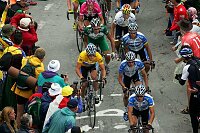 11. Etappe Courchevel - Briancon 173 km
Lance Armstrong mit seiner Gruppe sowie Moreau, Ullrich und Valverde
[� by J�rgen Burkhardt, B�renhofstra�e 25, 70771 Leinfelden-Echterdingen. Telefon 0711/791424, Fax 0711/791437.Postbank Stuttgart(BLZ 600 100 70) Konto 234130-708) www.radsportfoto.de. Bitte zwei Belegexemplare zusenden. Nutzung ist honorarpflichtig gemaess MFM zzgl. 16% MWSt. Drittrechte sind nicht geklaert. NO MODEL RELEASE. Jede Weitergabe dieses Materials an Dritte ohne ausdrueckliche Genehmigung ist untersagt.]


